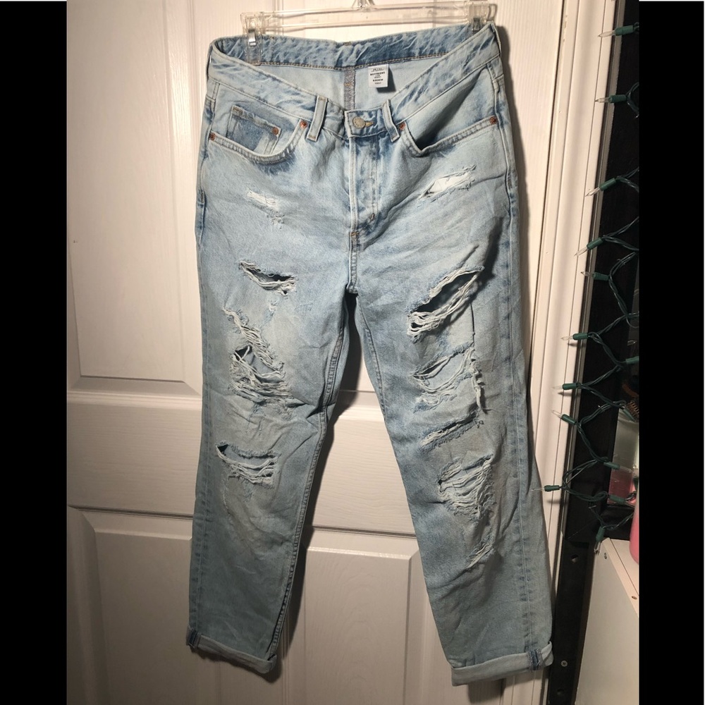H&M DISTRESSED RIPPED BOYFRIEND JEANS
